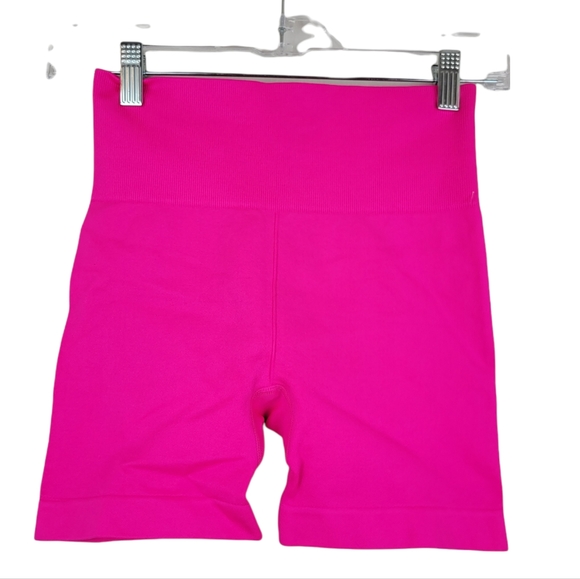 Zyia Hot Pink Biker Seamless Shorts - Picture 2 of 6